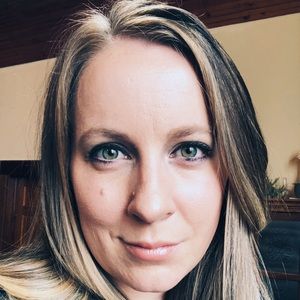 Meet your Posher, Angie